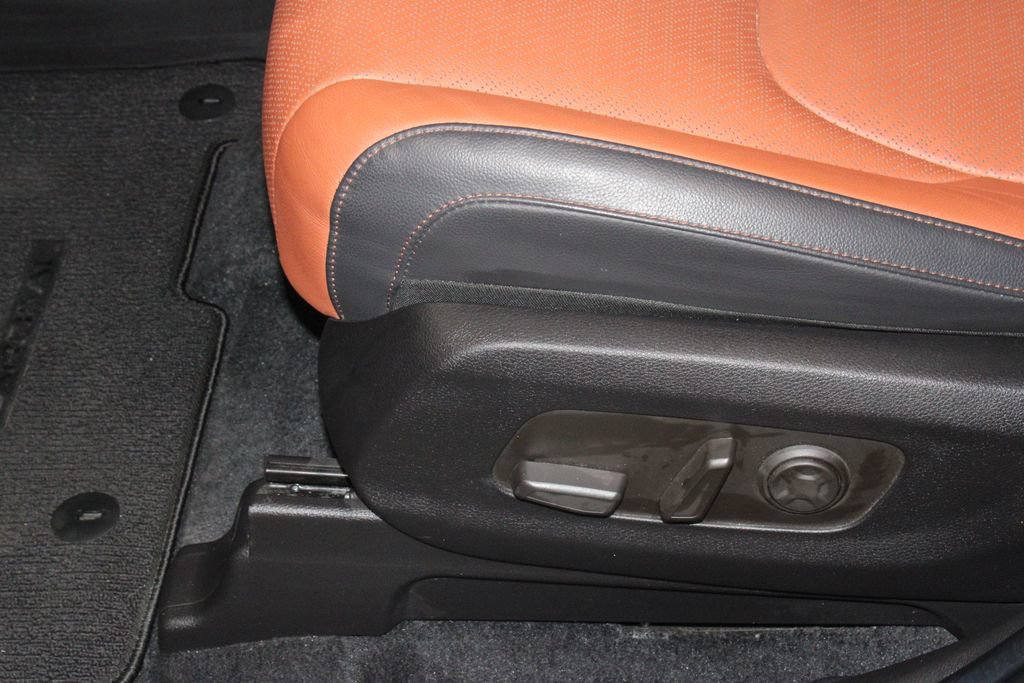 Used 2025 Kia Carnival SX Prestige FWD image 25