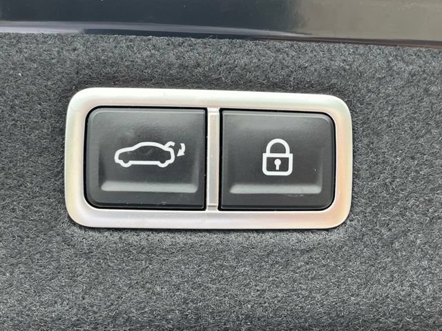 Used 2023 Genesis G70 3.3T w/ Sport Prestige Package AWD/4WD image 9