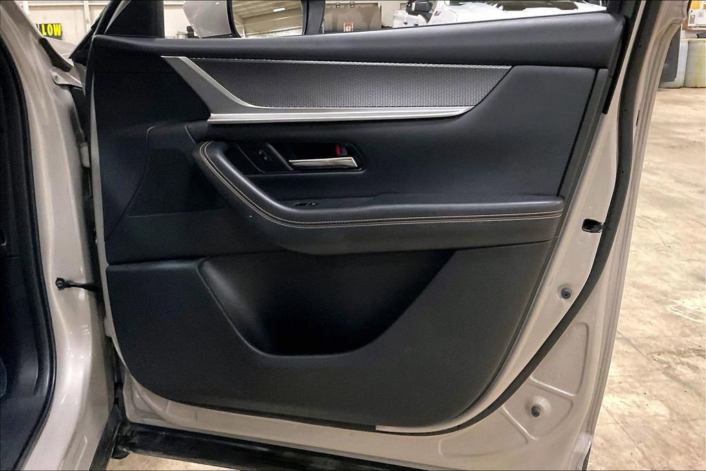 Used 2024 MAZDA CX-90 3.3 Turbo w/ Preferred Plus image 23