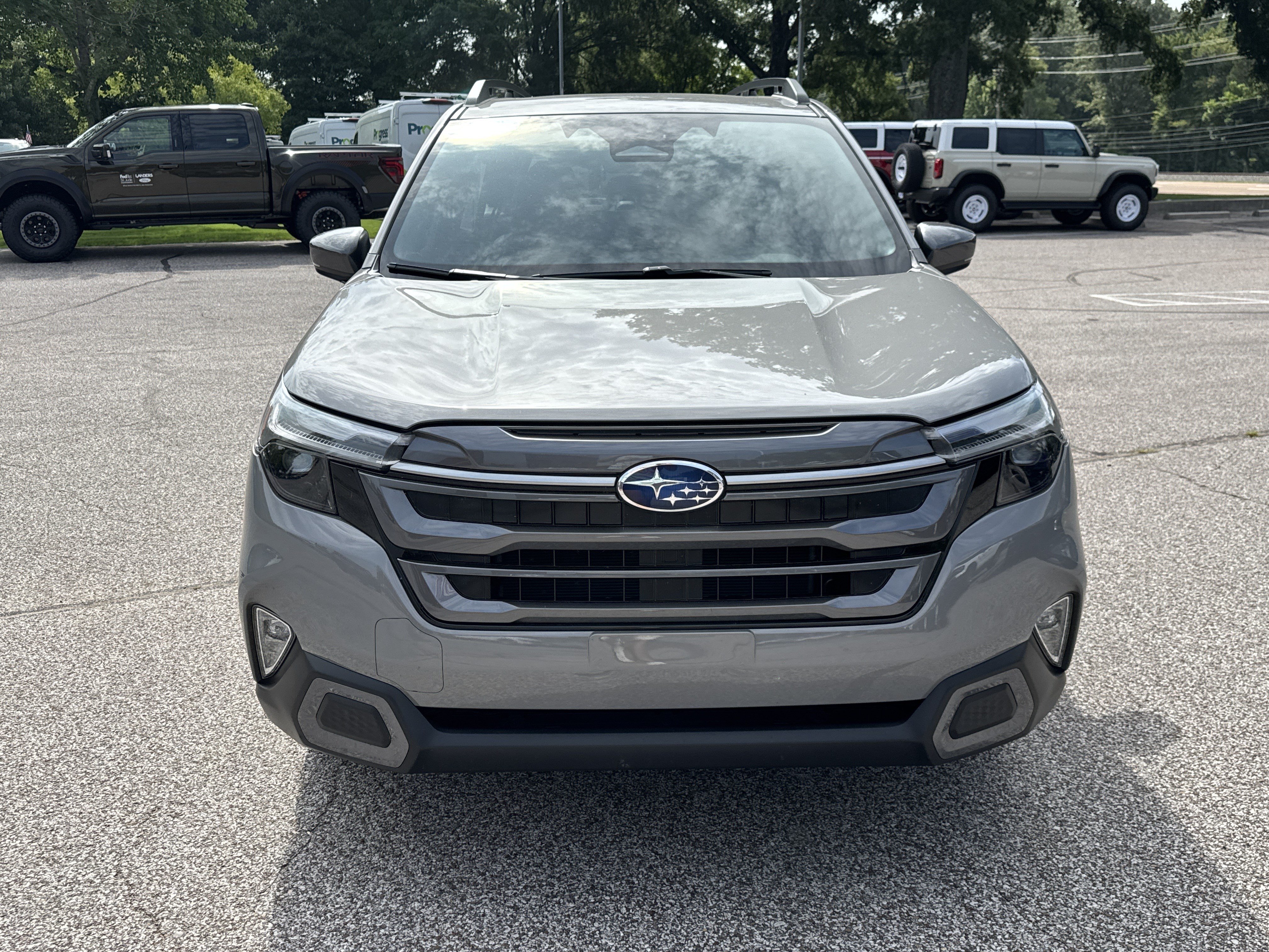 Used 2025 Subaru Forester Limited w/ Popular Package #2 AWD/4WD image 8