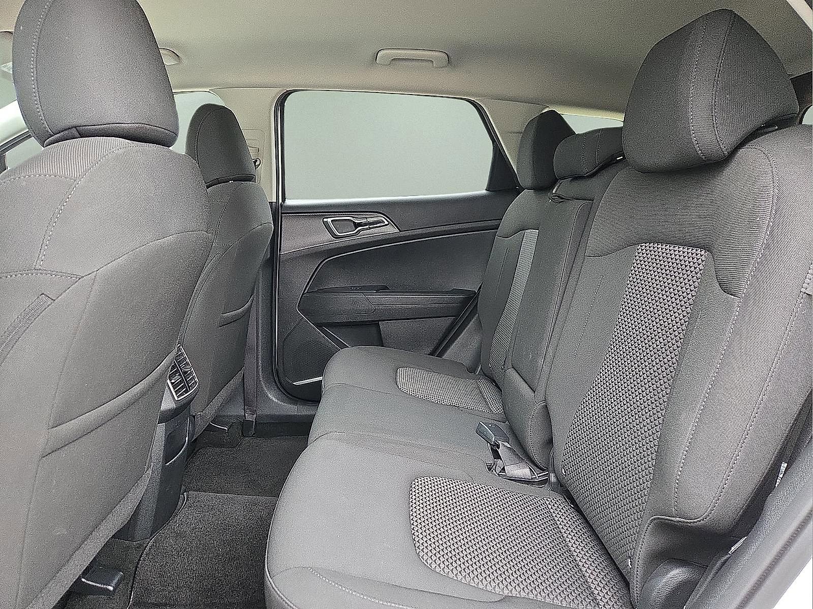 Used 2024 Kia Sportage LX FWD image 10