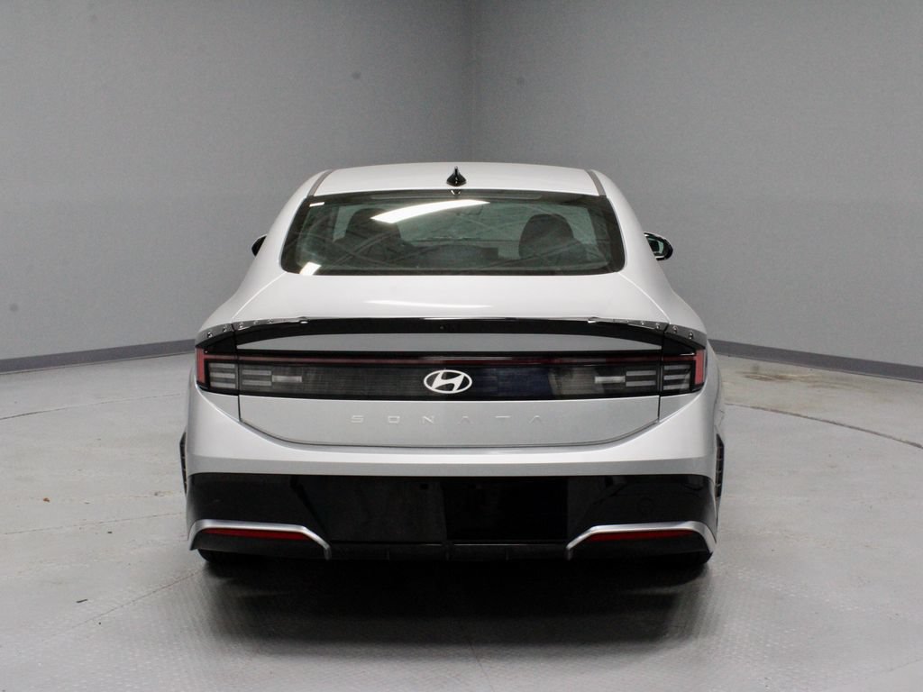 Used 2025 Hyundai Sonata SEL FWD image 10