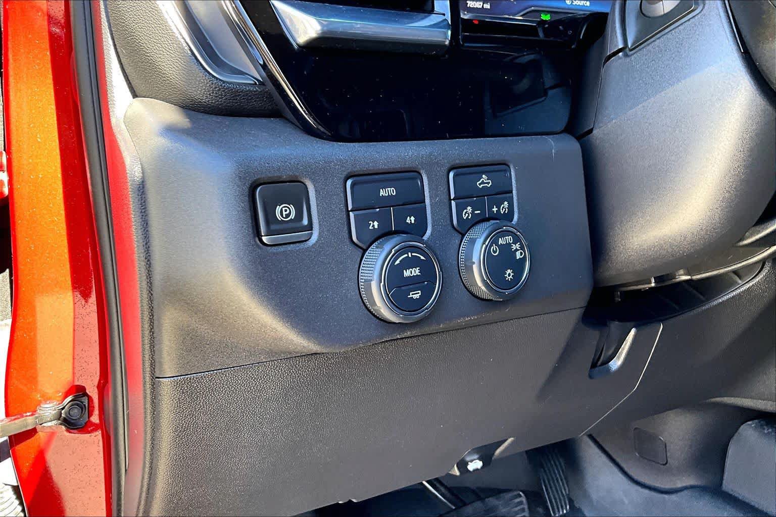 Used 2023 Chevrolet Silverado 1500 LT AWD/4WD image 37