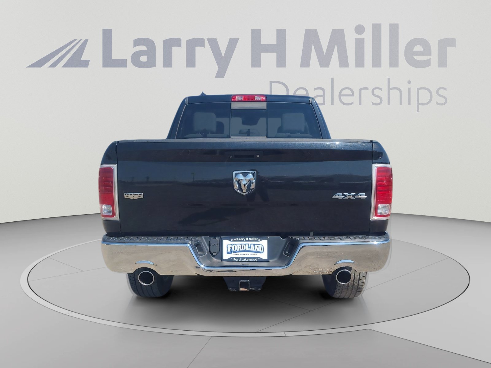 Used 2018 RAM 1500 Laramie w/ Convenience Group AWD/4WD image 4