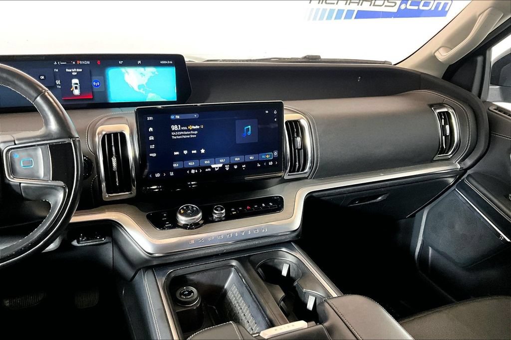 Certified 2025 Ford Expedition Platinum AWD/4WD image 5