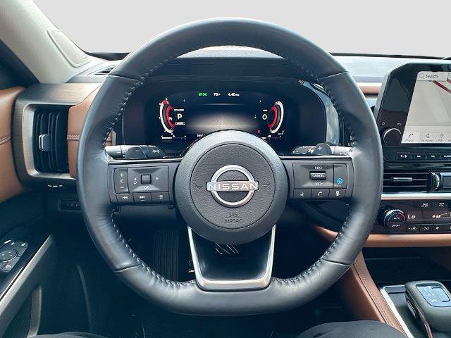 Used 2023 Nissan Pathfinder Platinum w/ Cargo Package AWD/4WD image 10