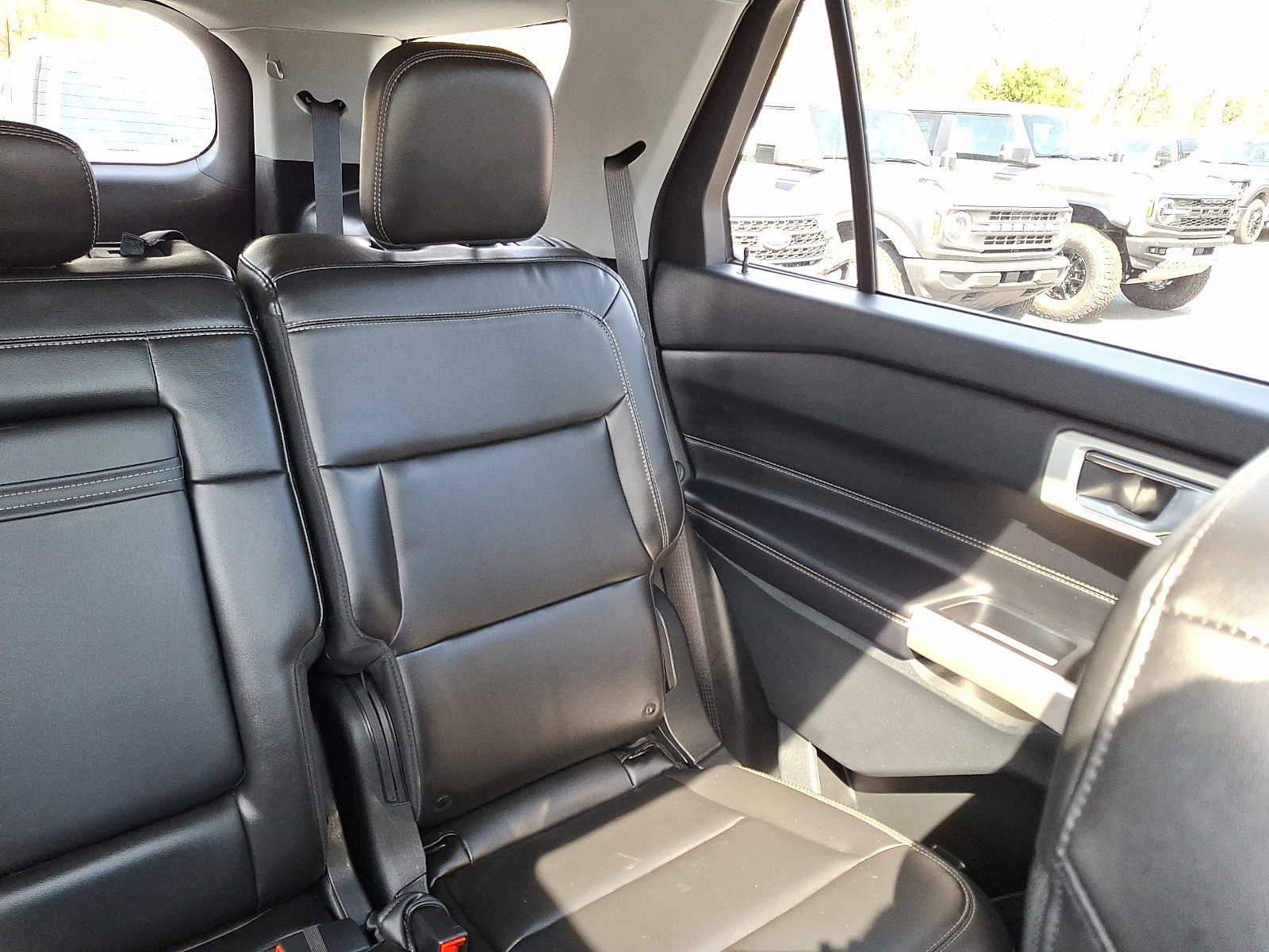Certified 2022 Ford Explorer XLT w/ Equipment Group 202A AWD/4WD image 20