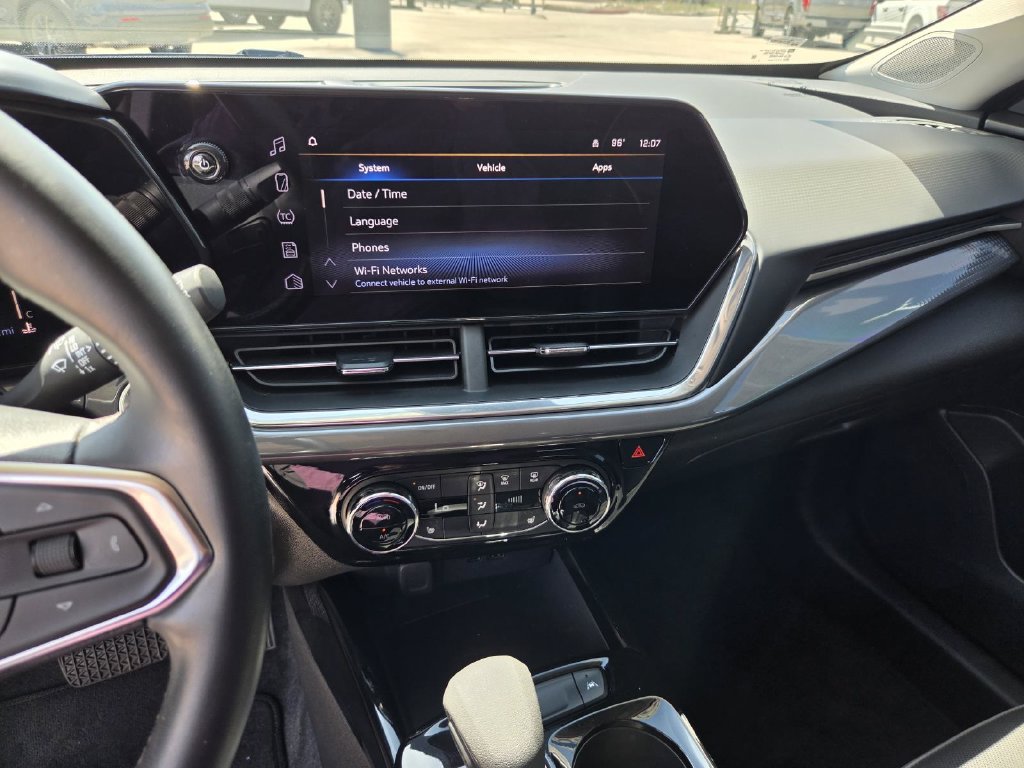 Used 2024 Chevrolet Trax ACTIV FWD image 7