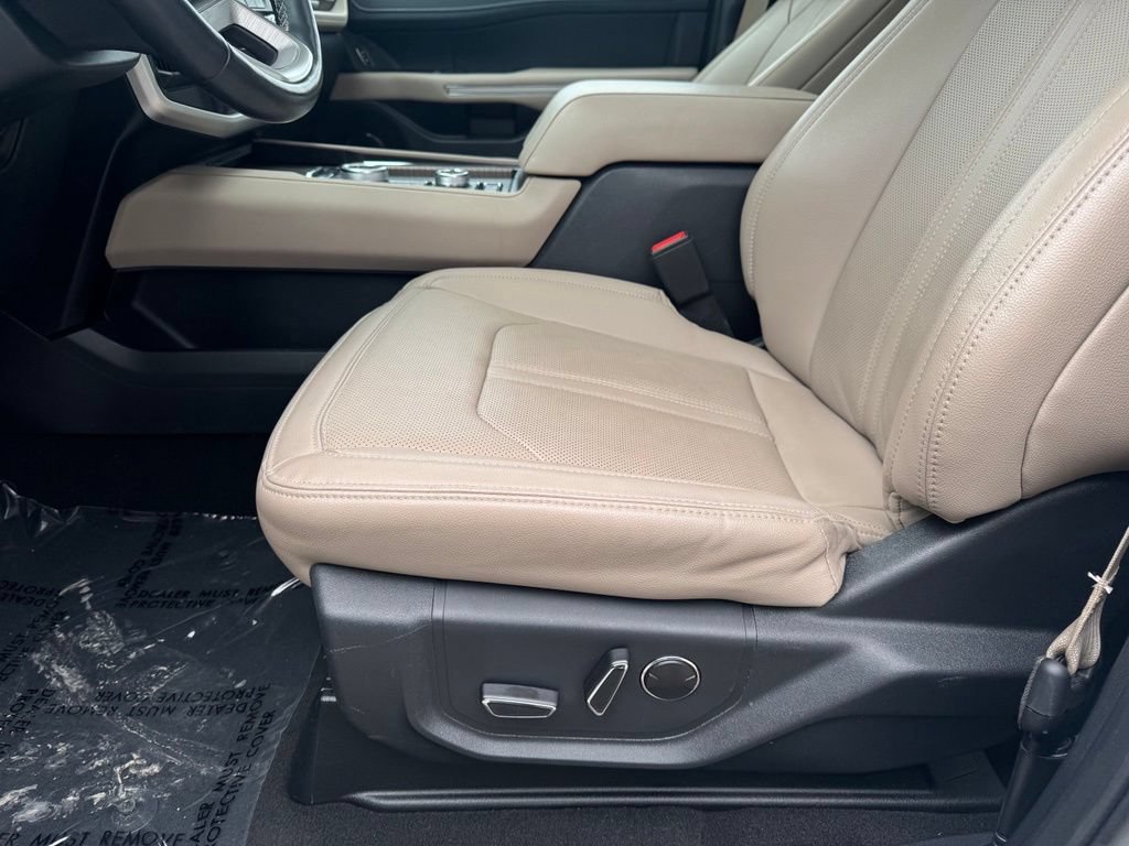 Certified 2024 Ford Expedition Max Limited AWD/4WD image 5