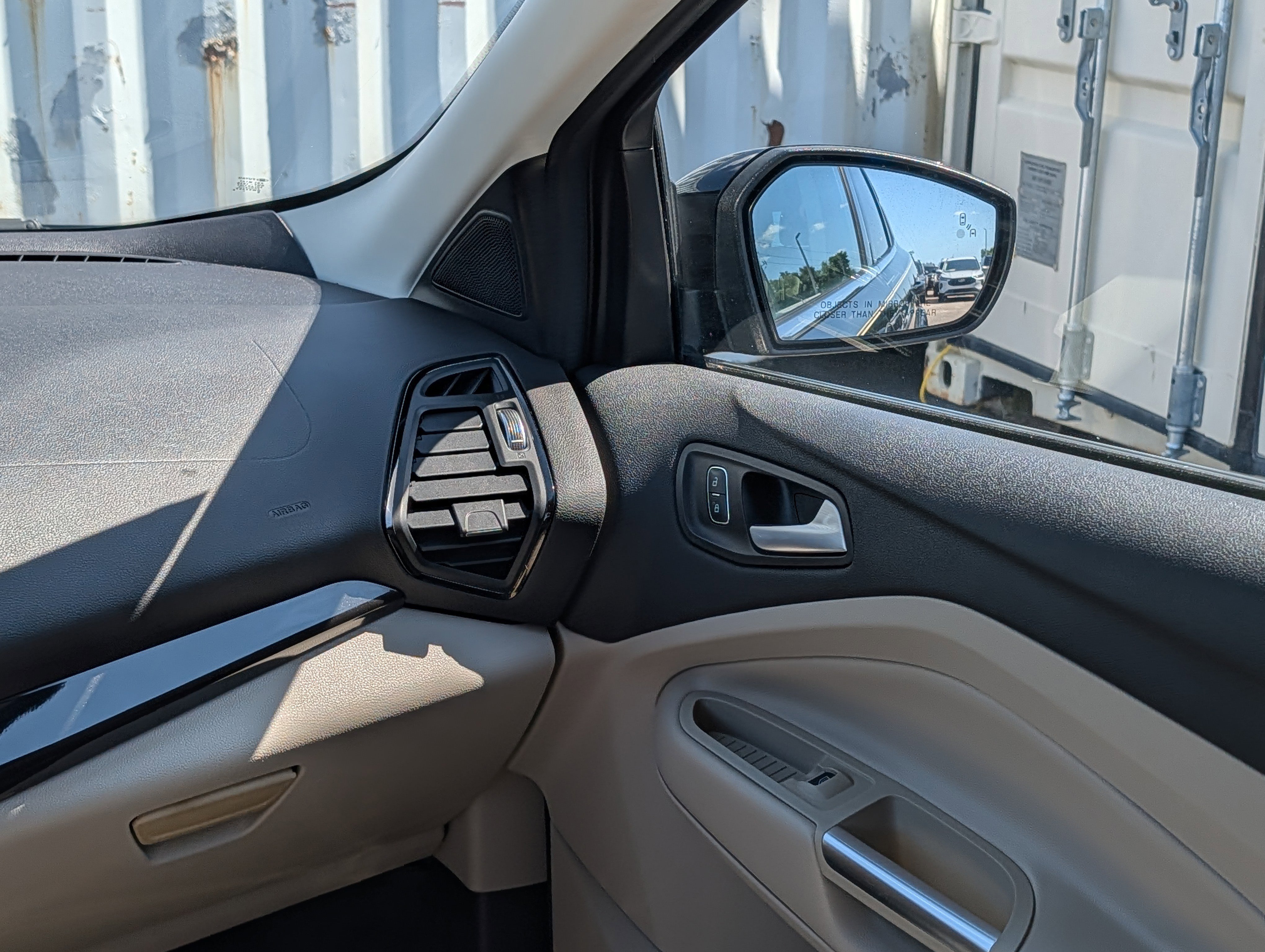 Certified 2017 Ford Escape Titanium FWD image 18
