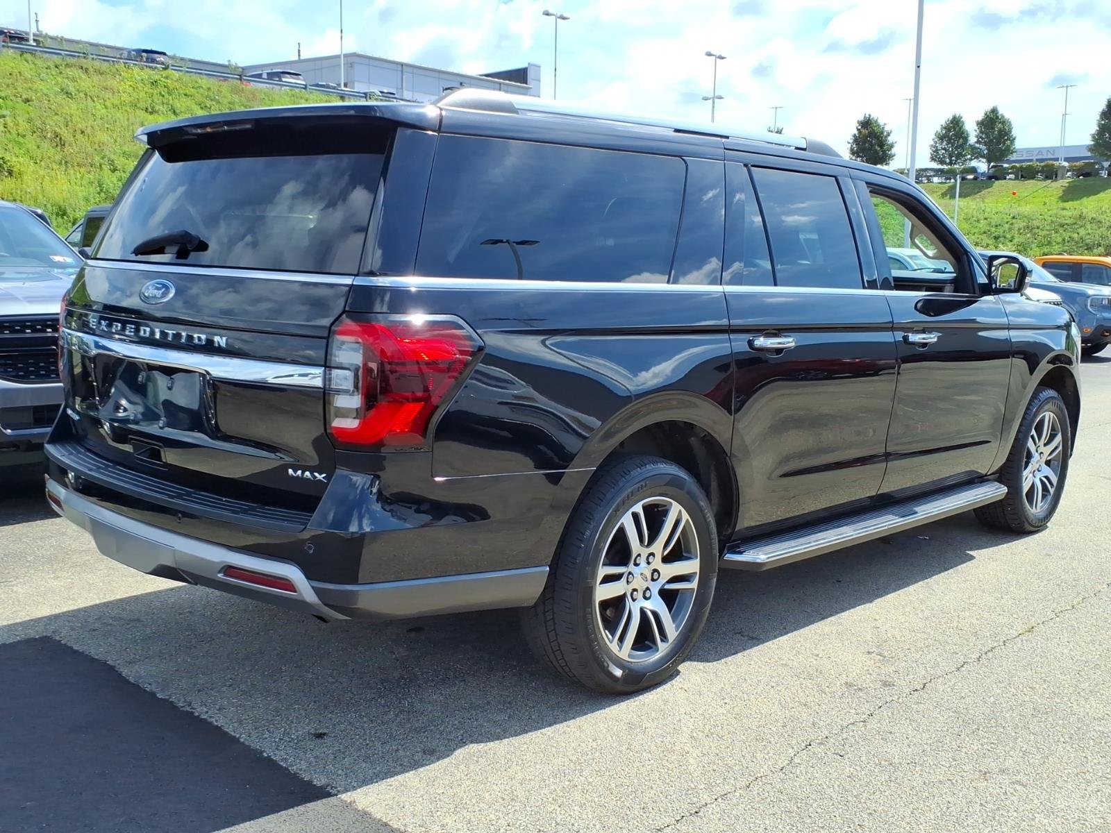 Certified 2022 Ford Expedition Max Limited AWD/4WD image 3