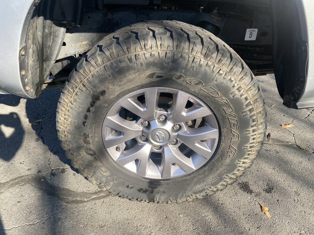 Used 2020 Toyota Tacoma SR image 31