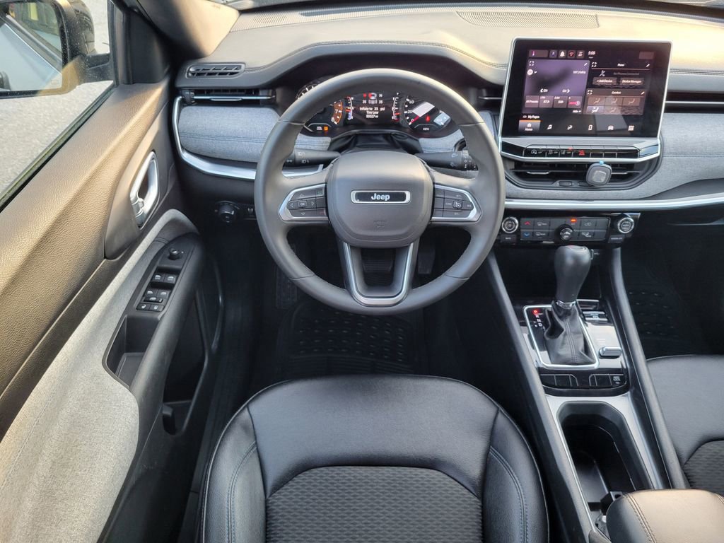 Used 2024 Jeep Compass Latitude image 17
