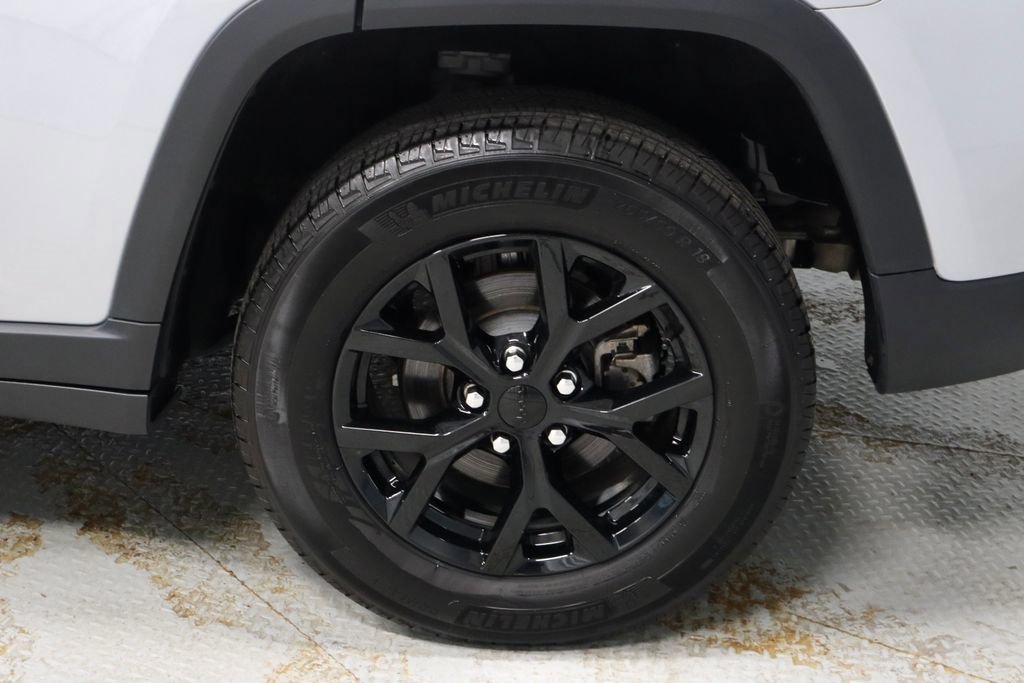 Used 2024 Jeep Grand Cherokee Altitude AWD/4WD image 20