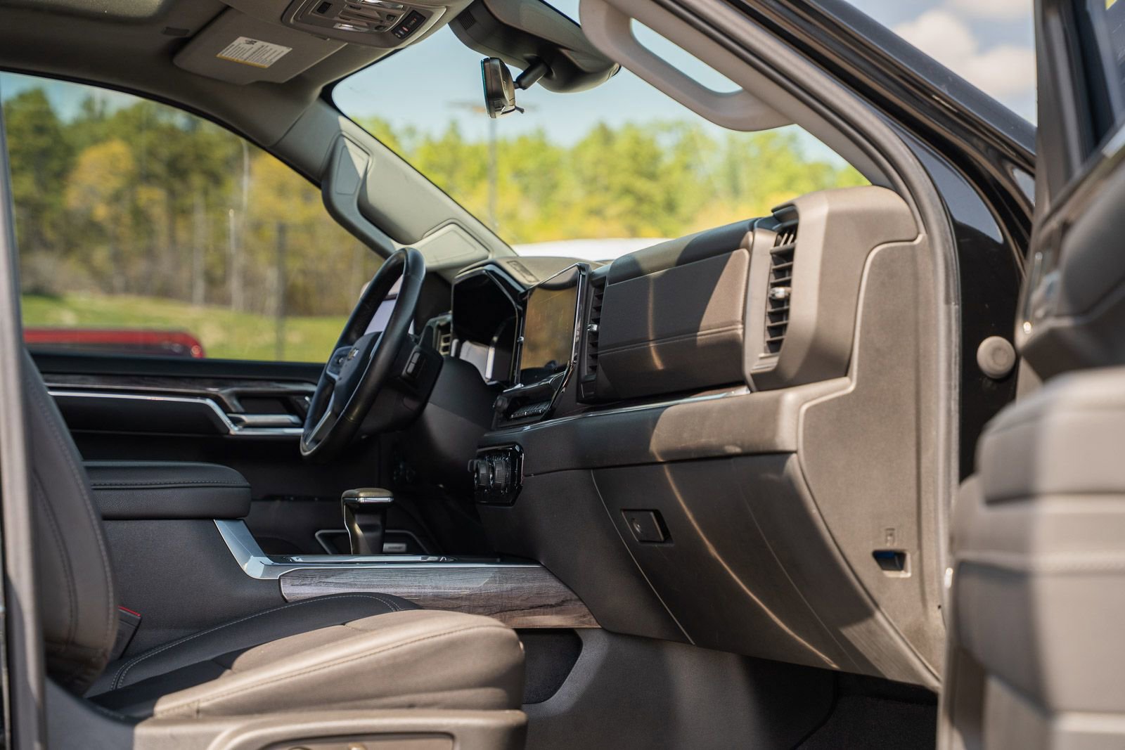 Used 2022 Chevrolet Silverado 1500 LTZ w/ LTZ Premium Package image 14