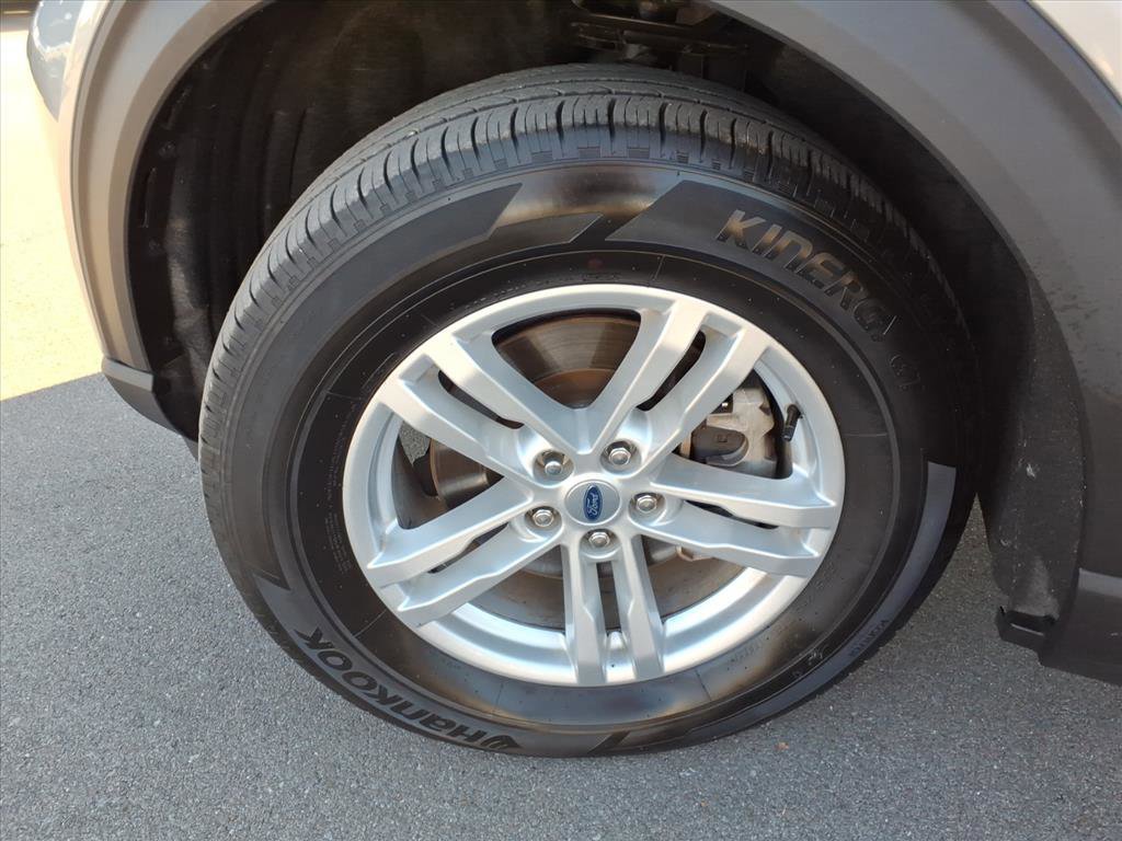 Certified 2023 Ford Explorer XLT w/ Equipment Group 202A image 9