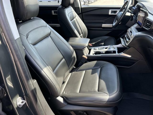 Certified 2023 Ford Explorer XLT w/ Equipment Group 202A AWD/4WD image 31