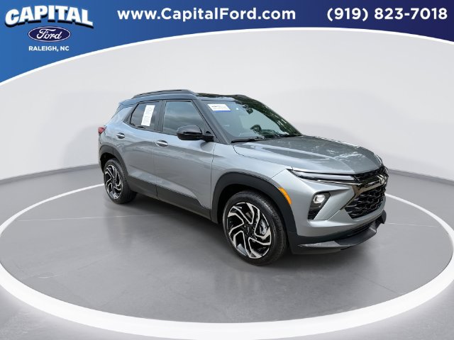 Used 2026 Chevrolet TrailBlazer RS w/ Convenience Package FWD image 2