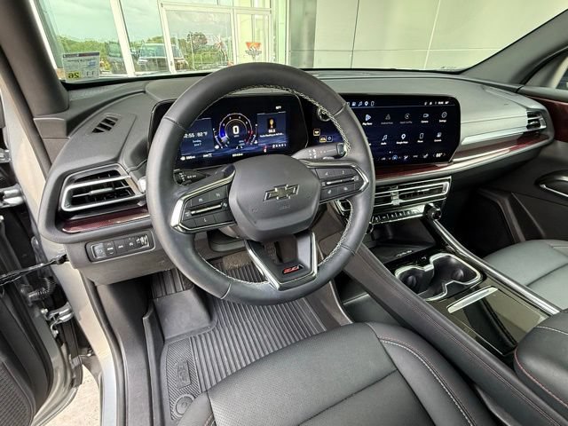 Used 2025 Chevrolet Traverse Z71 w/ LPO, Cargo Package AWD/4WD image 11