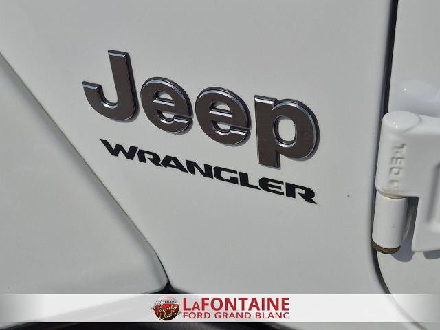 Used 2023 Jeep Wrangler Unlimited Sahara w/ Cold Weather Group AWD/4WD image 9