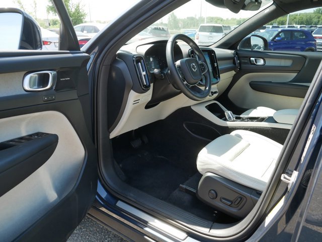 Used 2019 Volvo XC40 T5 Inscription AWD/4WD image 11