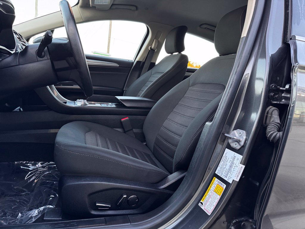 Certified 2019 Ford Fusion SE FWD image 4