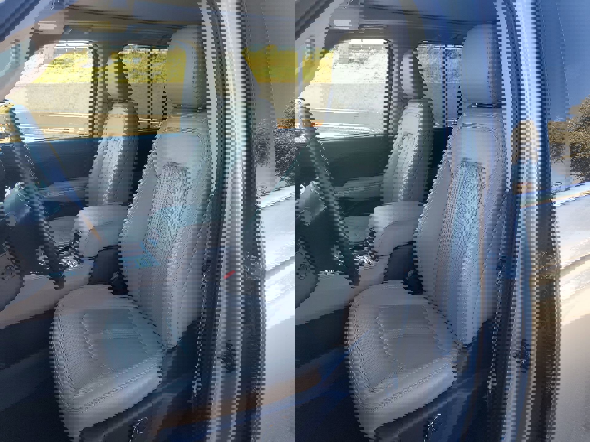 Certified 2024 Ford Expedition Limited image 12