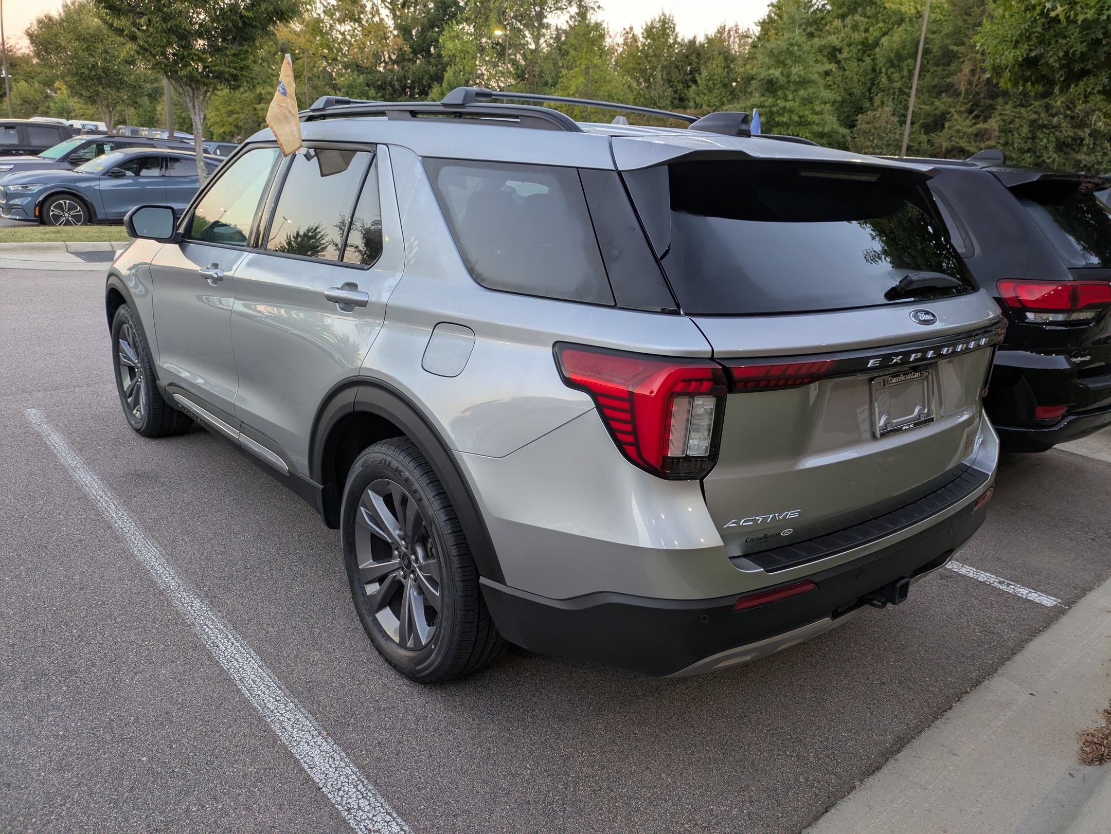 Certified 2025 Ford Explorer Active w/ Active Comfort Package AWD/4WD image 4