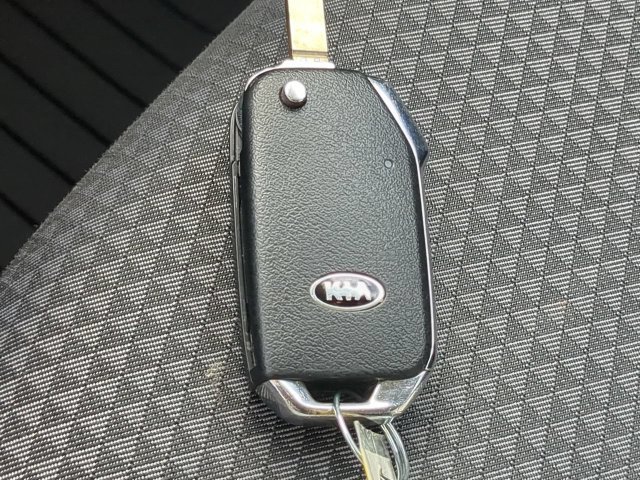 Used 2021 Kia Soul LX FWD image 27