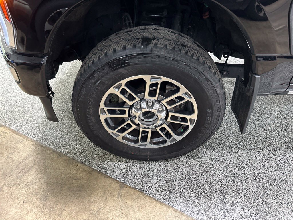 Certified 2025 Ford F350 Platinum w/ Platinum Plus Package AWD/4WD image 39