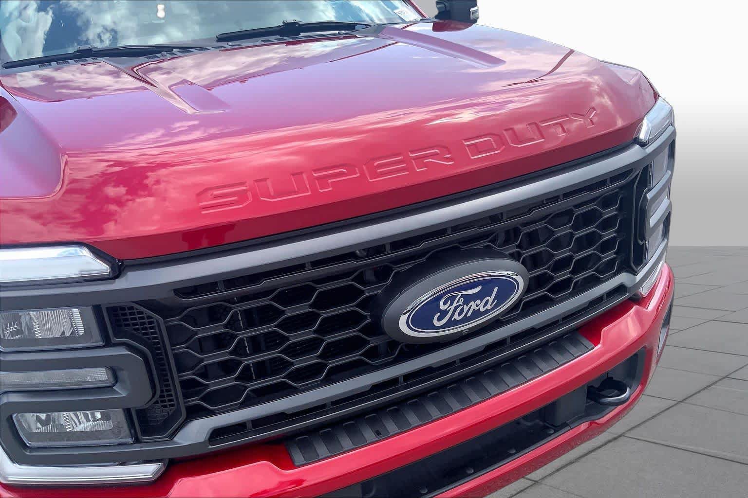 Certified 2024 Ford F250 Lariat w/ Tremor Off-Road Package AWD/4WD image 30