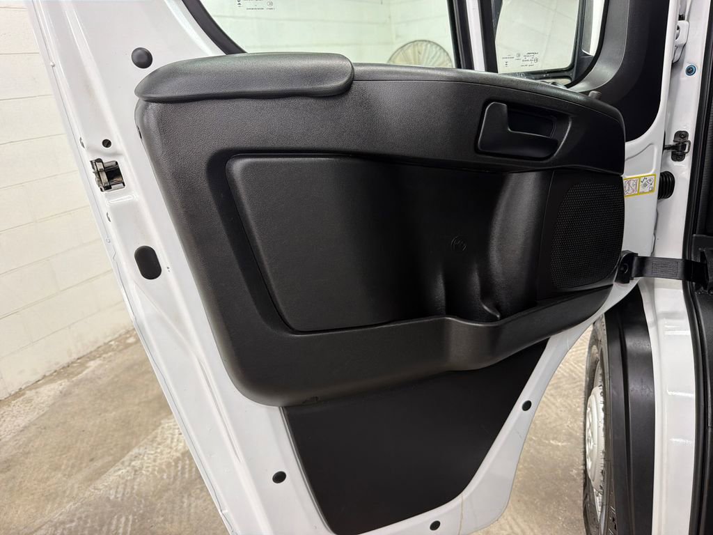 Used 2024 RAM ProMaster 2500 w/ Convenience Group FWD image 16