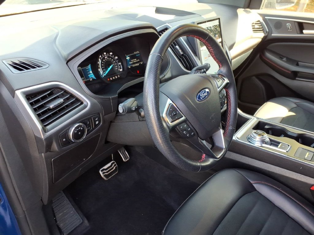 Certified 2023 Ford Edge ST-Line w/ Class II Trailer Tow Package AWD/4WD image 16
