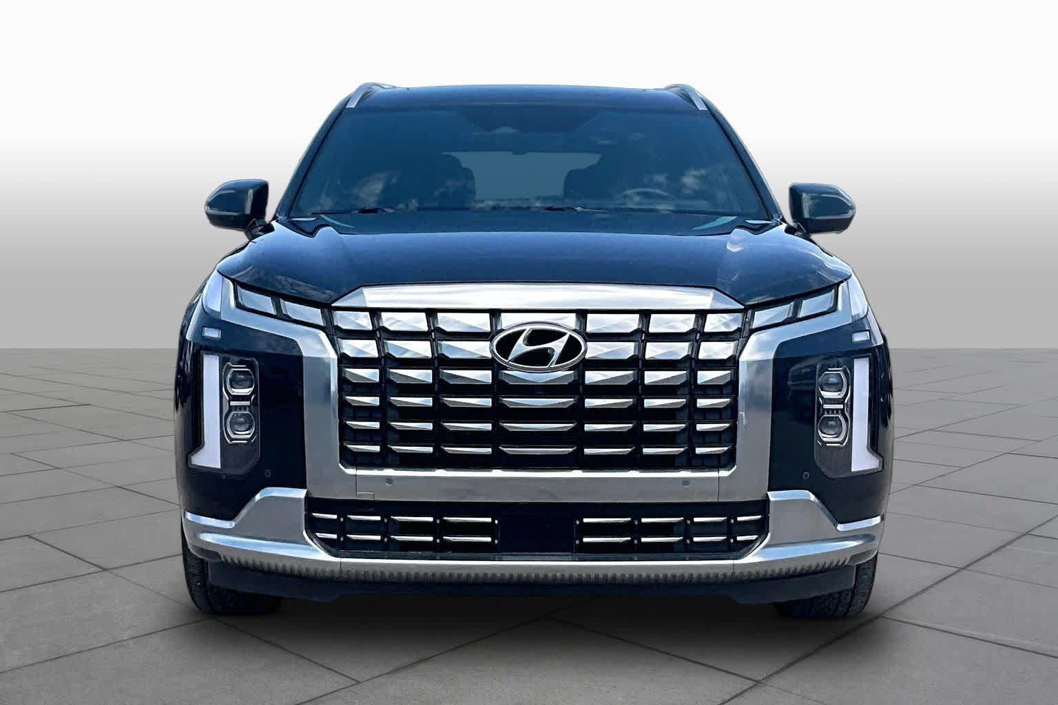 Used 2024 Hyundai Palisade Calligraphy FWD image 4
