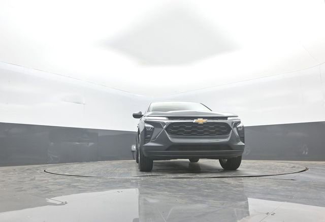 Used 2025 Chevrolet Trax LS w/ LS Convenience Package image 23