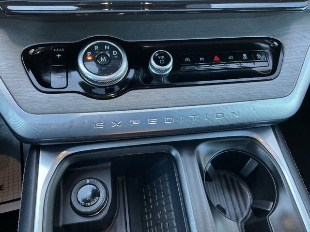 Certified 2025 Ford Expedition Max Platinum AWD/4WD image 18