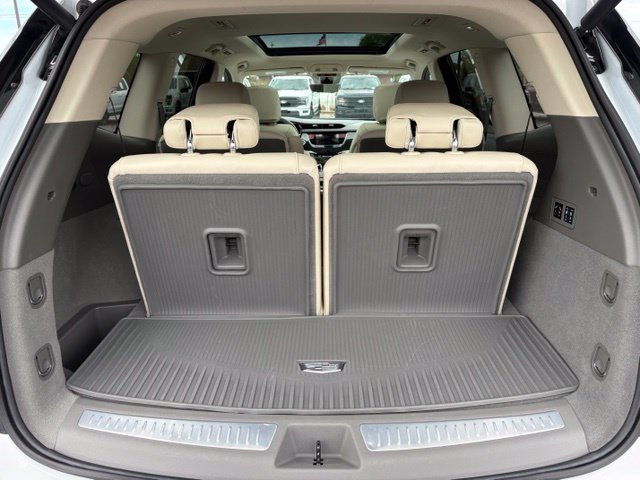 Used 2024 Cadillac XT6 Premium Luxury w/ Technology Package AWD/4WD image 17