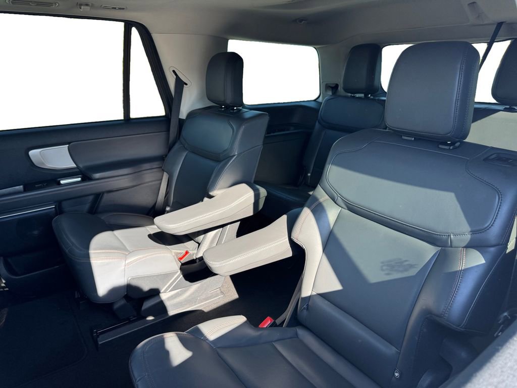 Certified 2025 Ford Expedition Active image 13