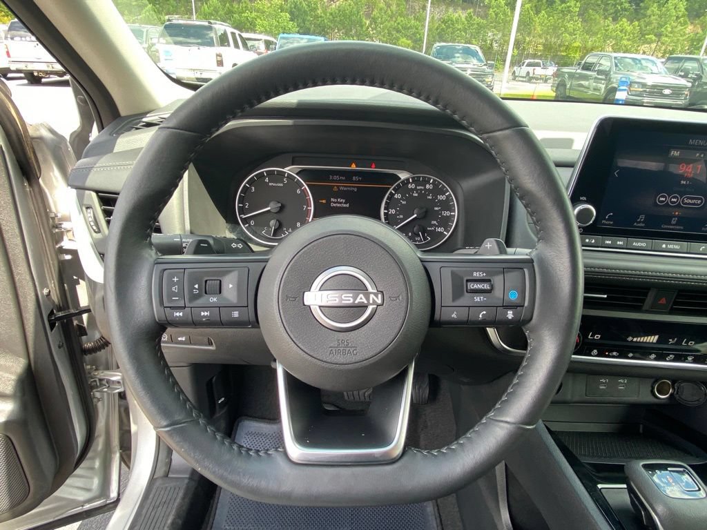 Used 2024 Nissan Rogue SV w/ SV Premium Package AWD/4WD image 13