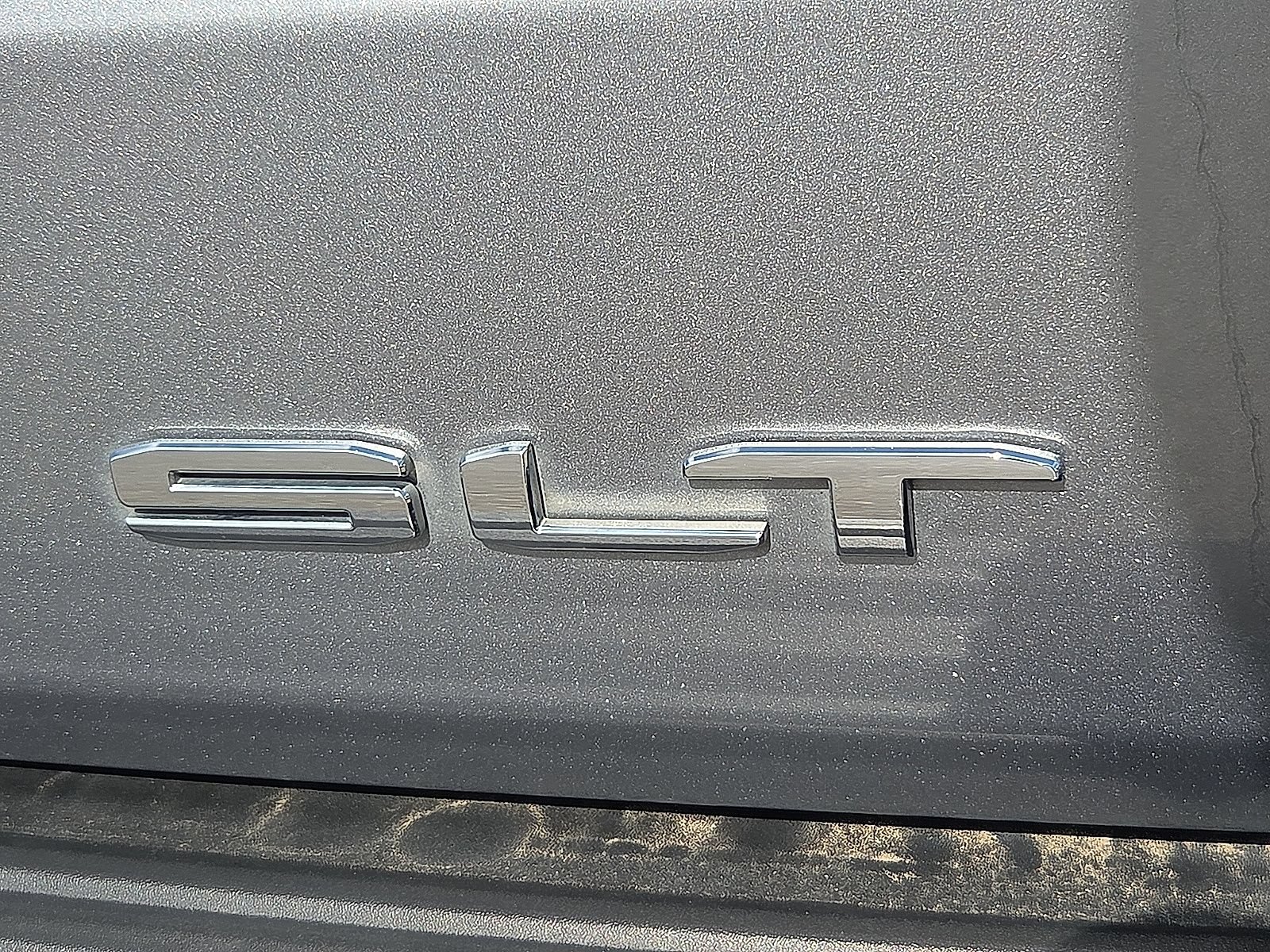 Used 2024 GMC Yukon SLT w/ SLT Luxury Package AWD/4WD image 9