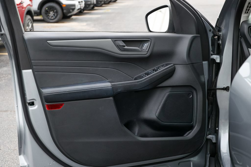 Certified 2023 Ford Escape Active AWD/4WD image 4