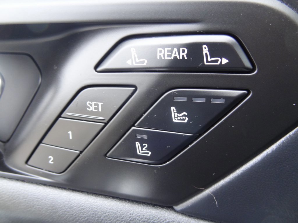 Used 2024 BMW X7 M60i w/ Executive Package image 31