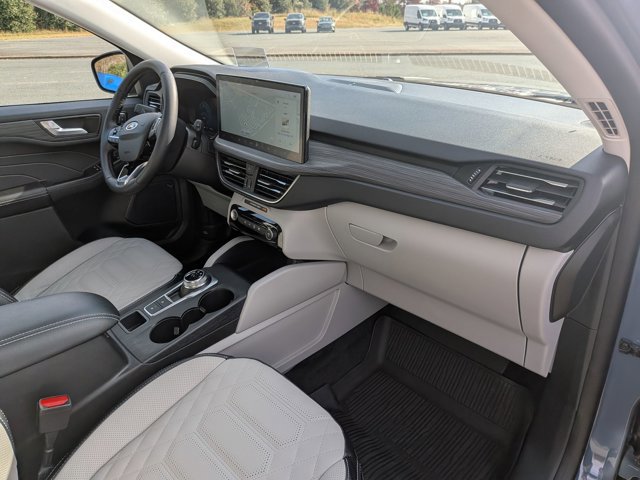 Certified 2024 Ford Escape SE w/ PHEV Premium Package image 39