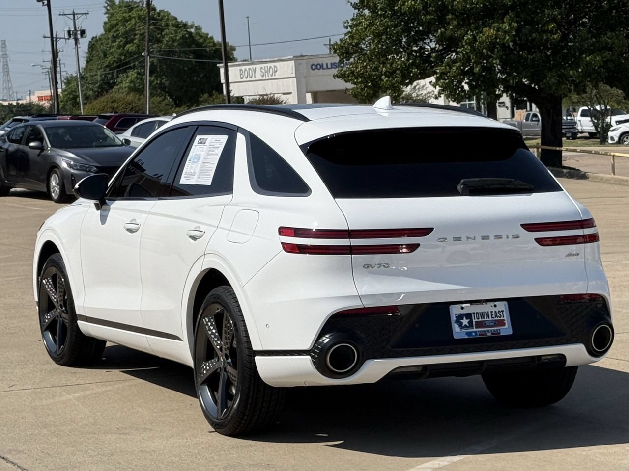 Used 2023 Genesis GV70 2.5T w/ Sport Prestige Package AWD/4WD image 5