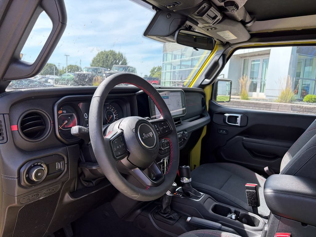 Used 2024 Jeep Wrangler Unlimited Rubicon w/ XTREMEE 35" Tire Package AWD/4WD image 9