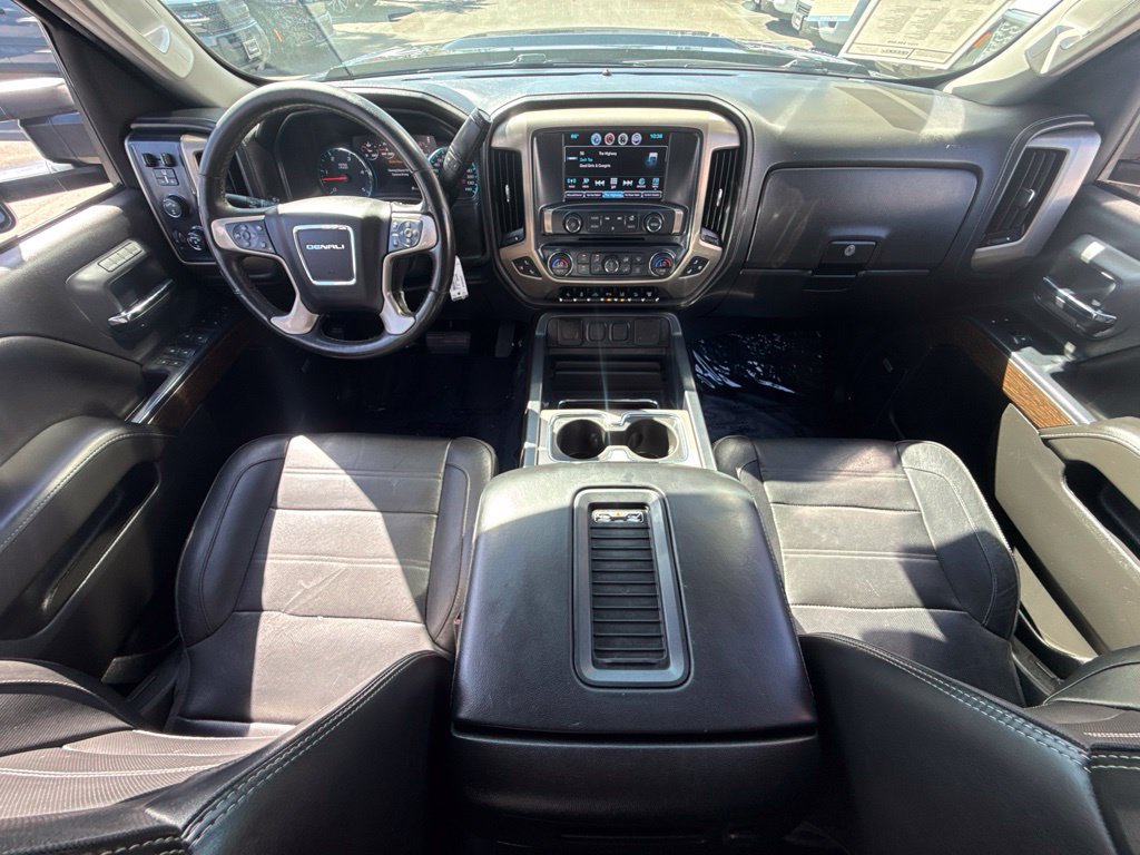Used 2018 GMC Sierra 2500 Denali w/ Duramax Plus Package AWD/4WD image 31
