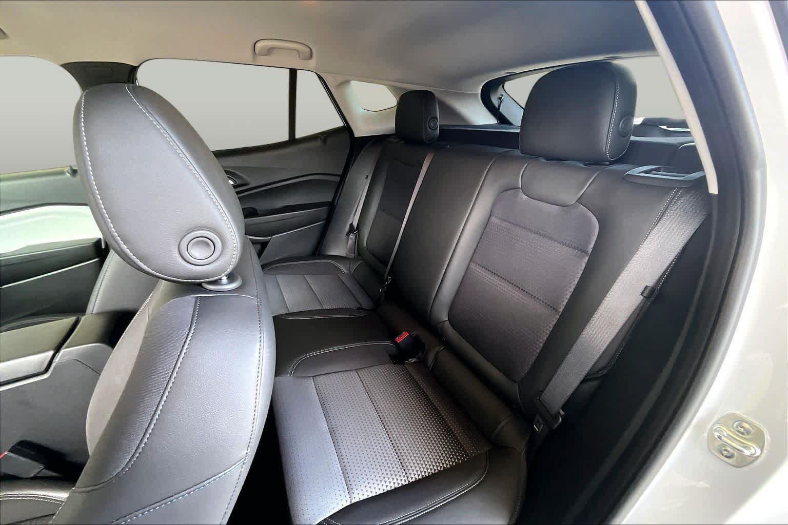 Used 2025 Chevrolet Trax LT w/ Driver Confidence Package FWD image 20