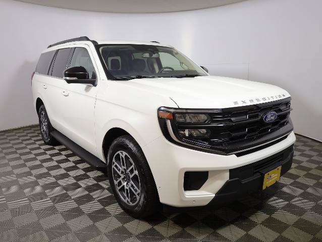 Certified 2025 Ford Expedition Active AWD/4WD image 5