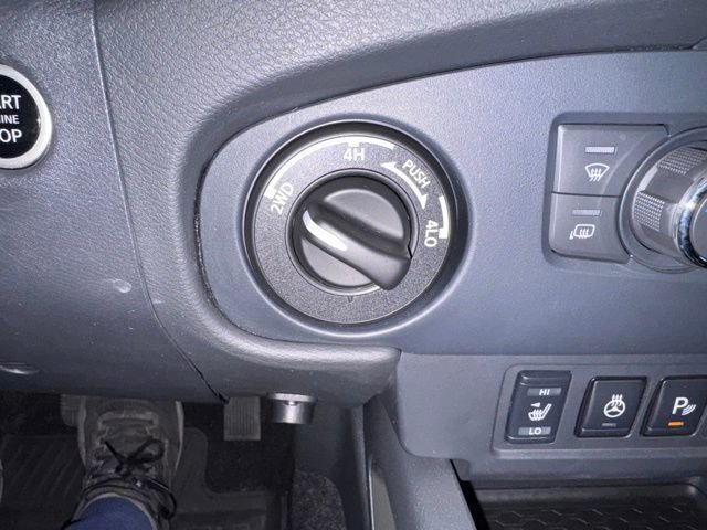 Used 2023 Nissan Frontier SV w/ SV Convenience Package image 19