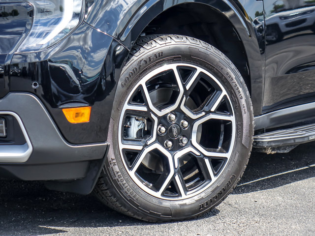 Certified 2025 Ford Maverick Lariat w/ 4K Tow Package AWD/4WD image 3